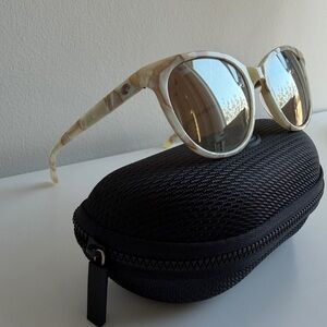 Costa Isla Polarized Sunglasses
